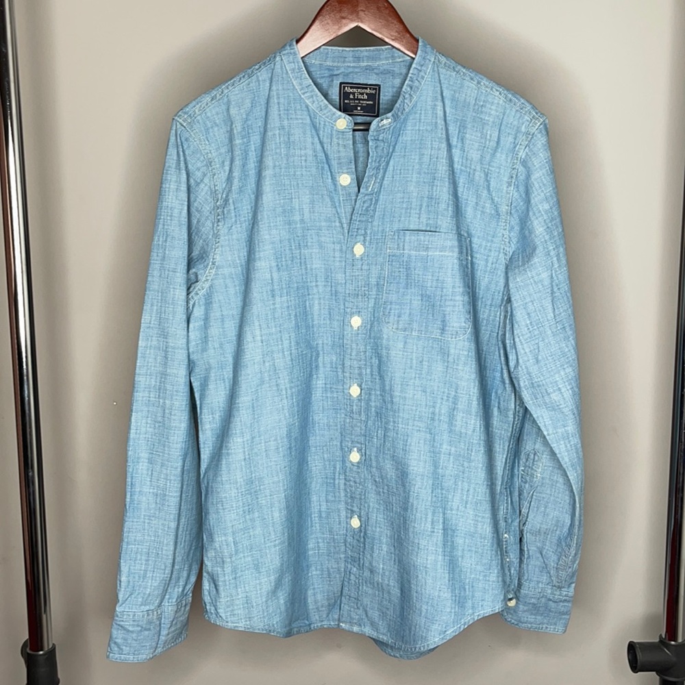 Abercrombie & Fitch Woven Button Down